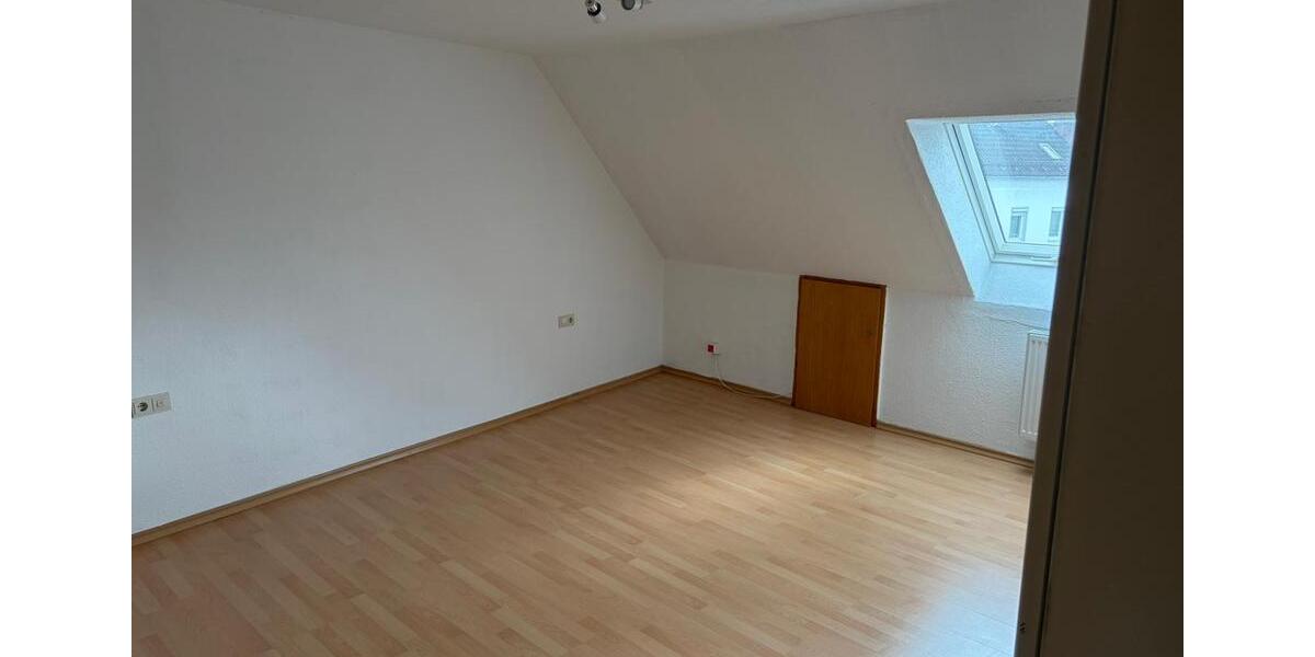 Dachgeschoßwohnung Krumbach (Schwaben) - 3 Zimmer, 70 m&sup2;, 700&euro; | Angebot:26481159