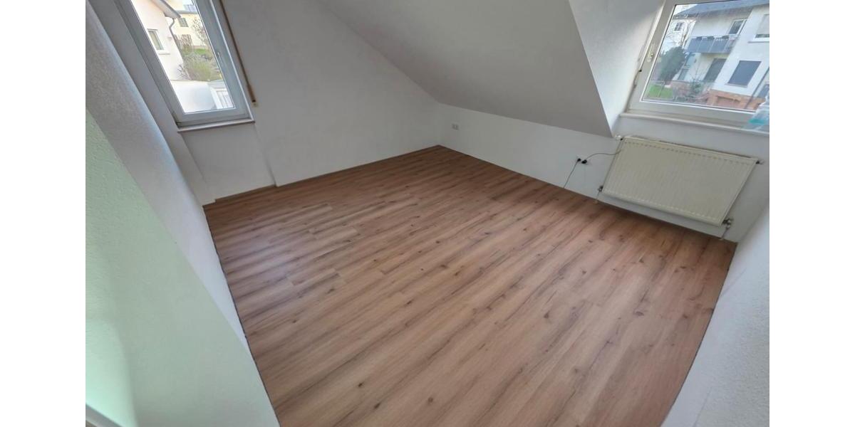 Dachgeschoßwohnung Künzell - 2 Zimmer, 81 m&sup2;, 850&euro; | Angebot:24627298