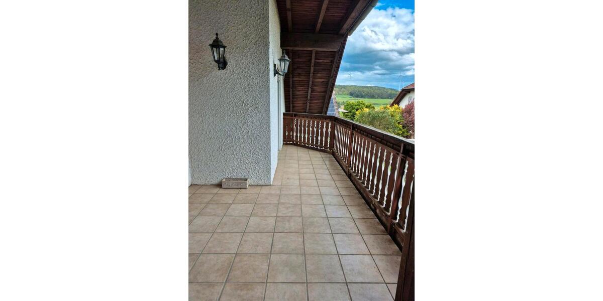 Dachgeschoßwohnung Wächtersbach - 3 Zimmer, 260 m&sup2;, 2.400&euro; | Angebot:26359348