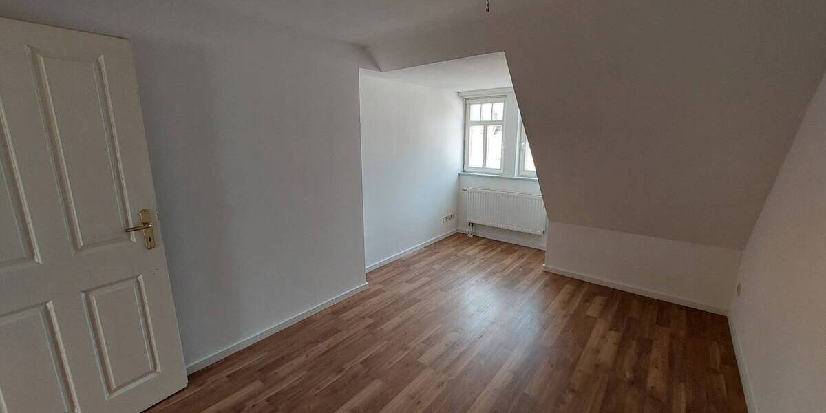 Etagenwohnung Roßwein - 3 Zimmer, 65 m&sup2;, 325&euro; | Angebot:25686207