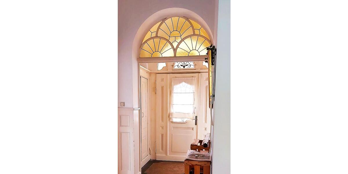 Großzügige Wohnung mit Aufzug und Charme 4 zimmer