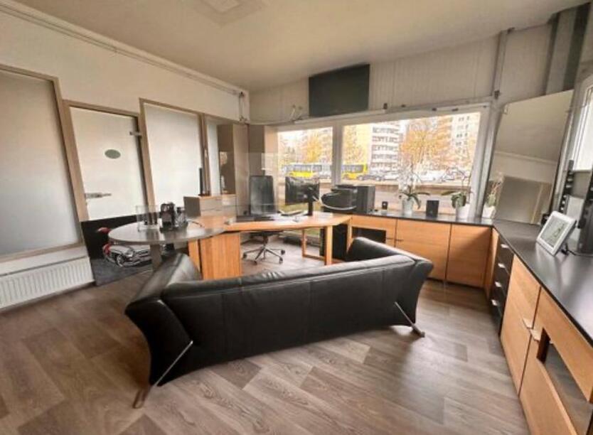 Geschäftsadresse hier anmelden,Büro,Taxi und Uber Stellplätze