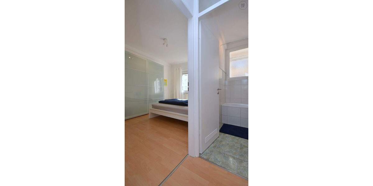 Helle, moderne Wohnung mit Balkon und zwei Schlafzimmern in Stuttgart West 3 zimmer