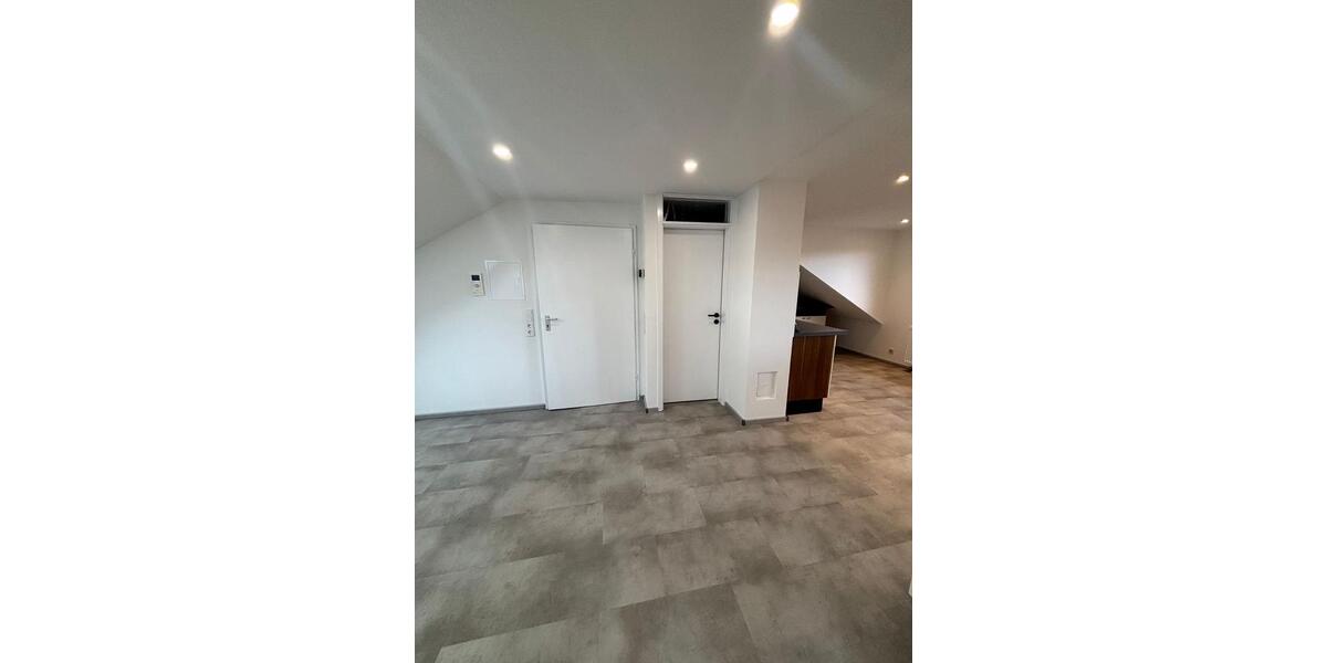 Dachgeschoßwohnung Sankt Ingbert - 2 Zimmer, 60 m&sup2;, 600&euro; | Angebot:24953980