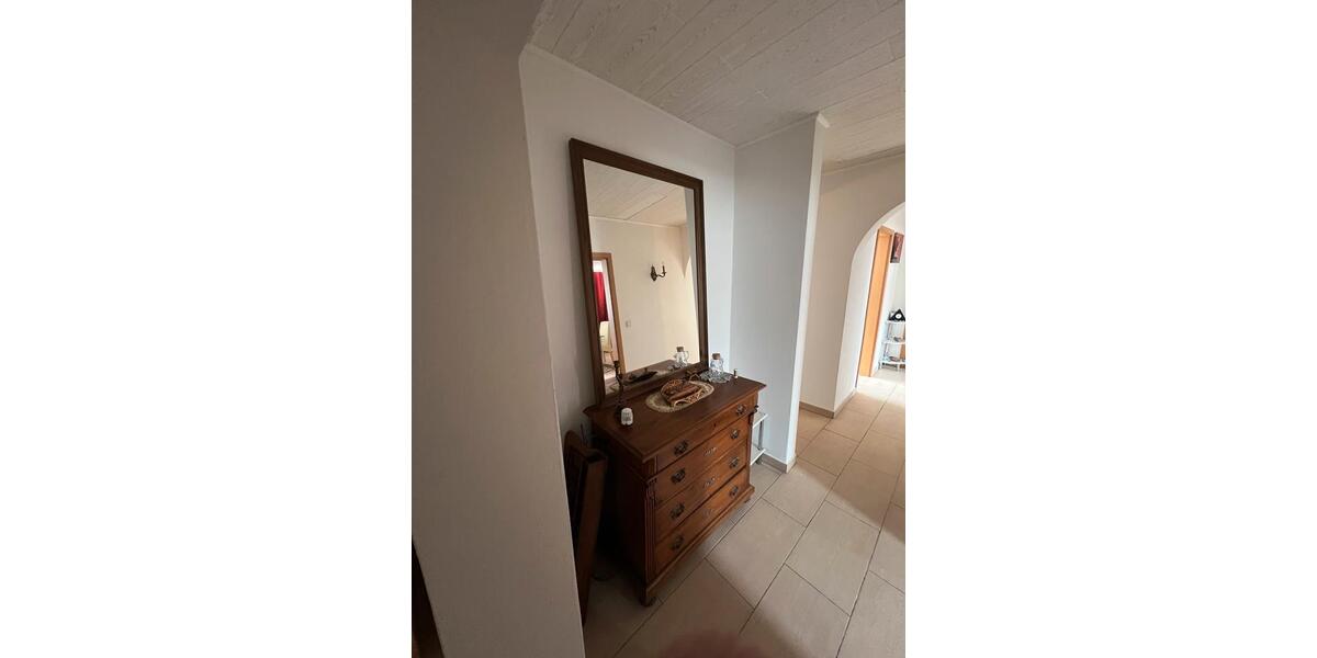 Dachgeschoßwohnung Schwetzingen - 3.5 Zimmer, 100 m&sup2;, 1.200&euro; | Angebot:25725072