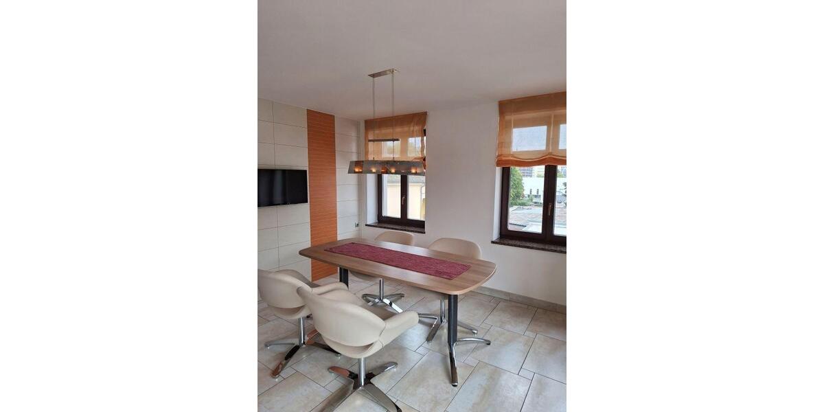 Dachgeschoßwohnung Zwickau - 2 Zimmer, 152 m&sup2;, 1.200&euro; | Angebot:26479906