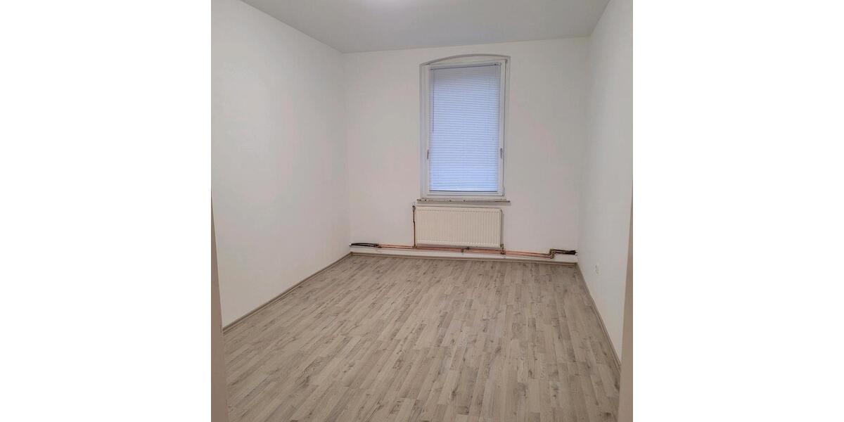 Erdgeschoßwohnung Eschwege - 3 Zimmer, 90 m&sup2;, 880&euro; | Angebot:25131779