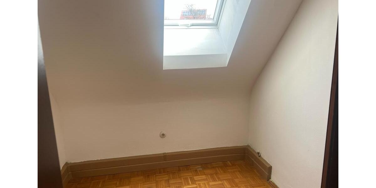 Dachgeschoßwohnung Ansbach - 2.5 Zimmer, 55 m&sup2;, 550&euro; | Angebot:26039131