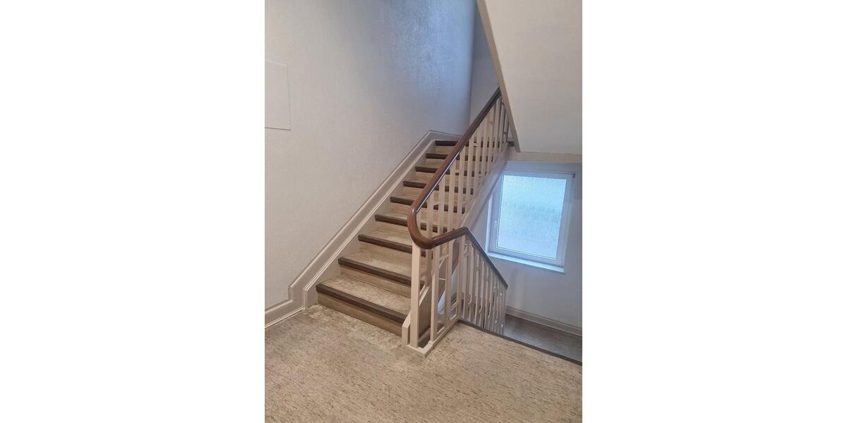 Dachgeschoßwohnung Essen Huttrop - 1 Zimmer, 24 m&sup2;, 635&euro; | Angebot:25225217