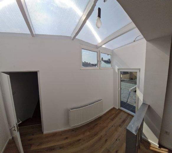 Etagenwohnung Wiesbaden Mainz-Kostheim - 4 Zimmer, 146 m&sup2;, 2.100&euro; | Angebot:25690344