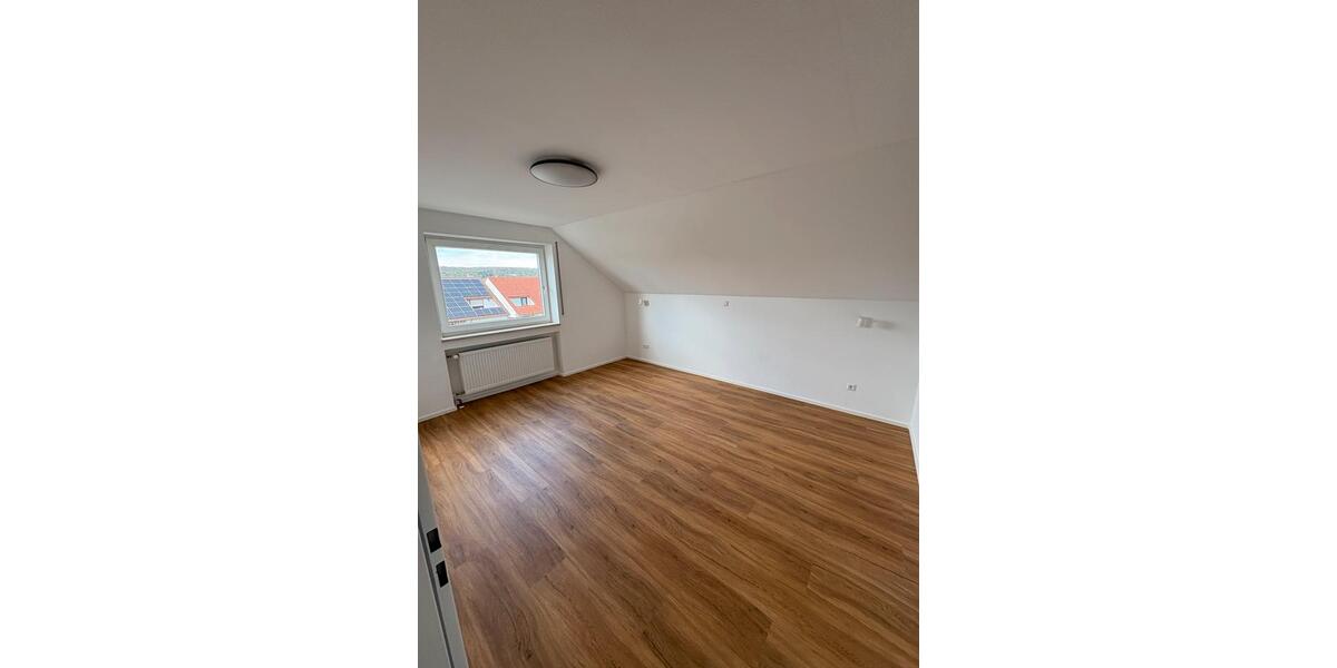 Dachgeschoßwohnung Nersingen - 3 Zimmer, 70 m&sup2;, 1.350&euro; | Angebot:24852159