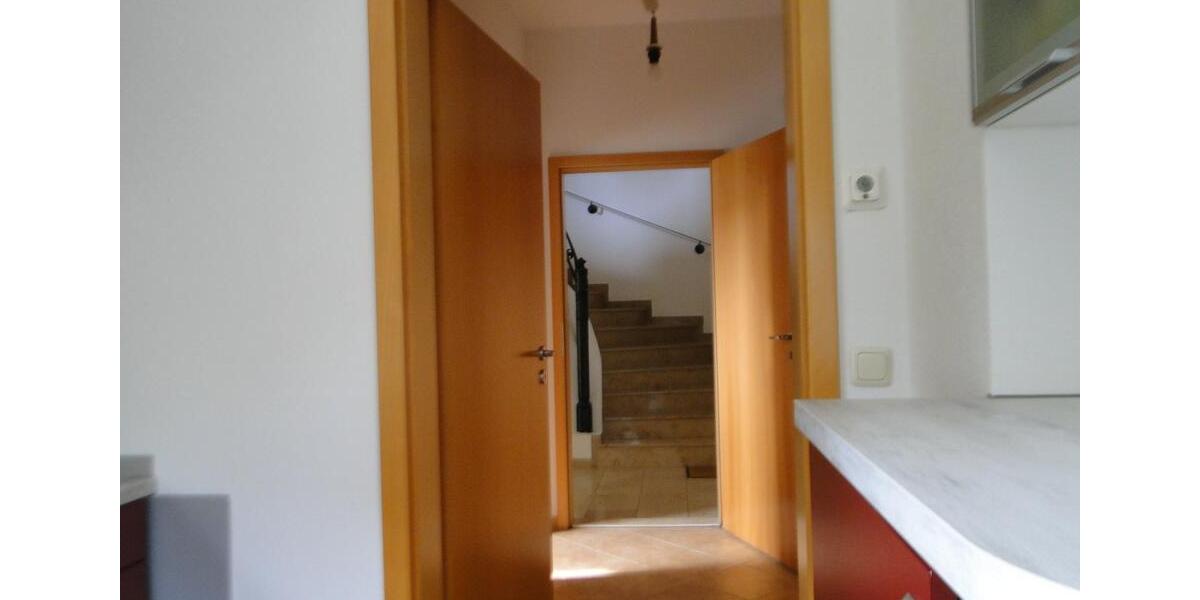 Wohnen auf Zeit Meerane - 2 Zimmer, 68 m&sup2;, 12&euro; | Angebot:17422929