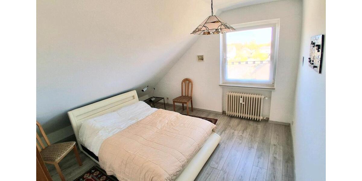Dachgeschoßwohnung Lindhorst - 3 Zimmer, 86 m&sup2;, 770&euro; | Angebot:26562572