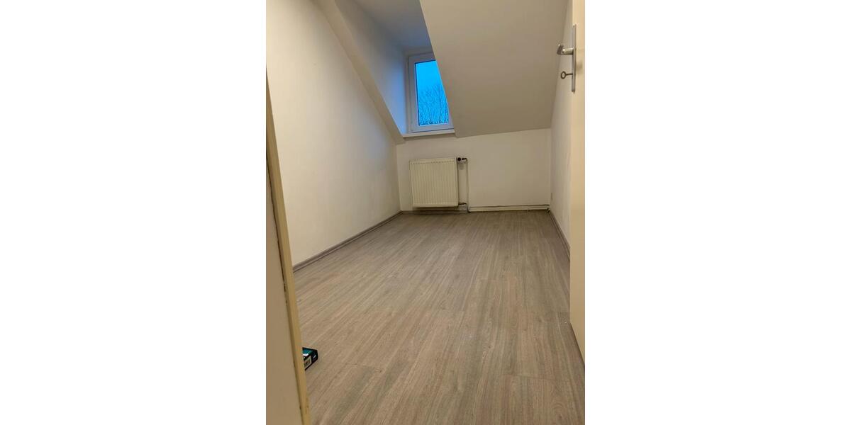 Dachgeschoßwohnung Waldheim - 4 Zimmer, 90 m&sup2;, 648&euro; | Angebot:25906327