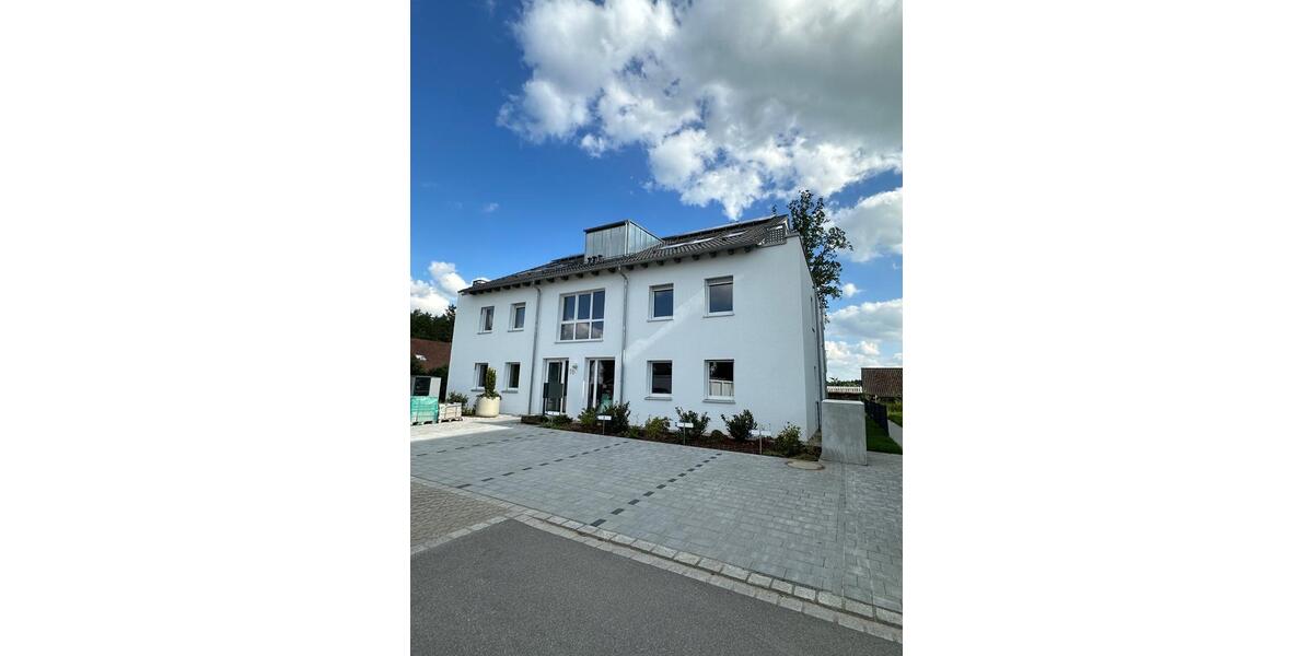 Erdgeschoßwohnung Altenstadt an der Waldnaab - 3 Zimmer, 72 m&sup2;, 990&euro; | Angebot:26350205