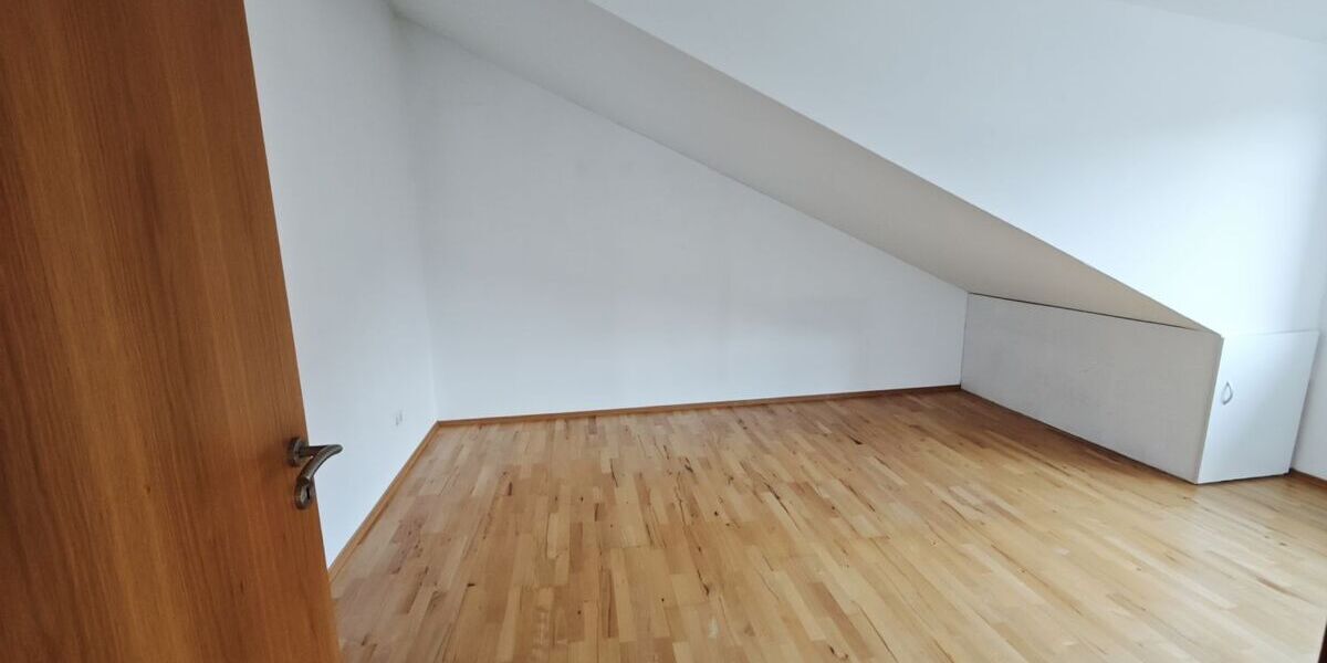 Helle 3-Zimmer-Wohnung in Freudenstein - Dachgeschoßwohnung Knittlingen | Angebot:25098812