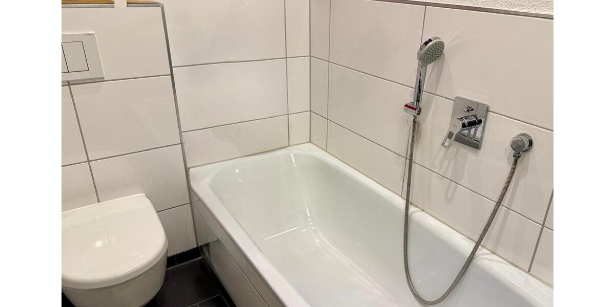 Dachgeschoßwohnung Ingelheim am Rhein - 4 Zimmer, 1.750&euro; | Angebot:23490472