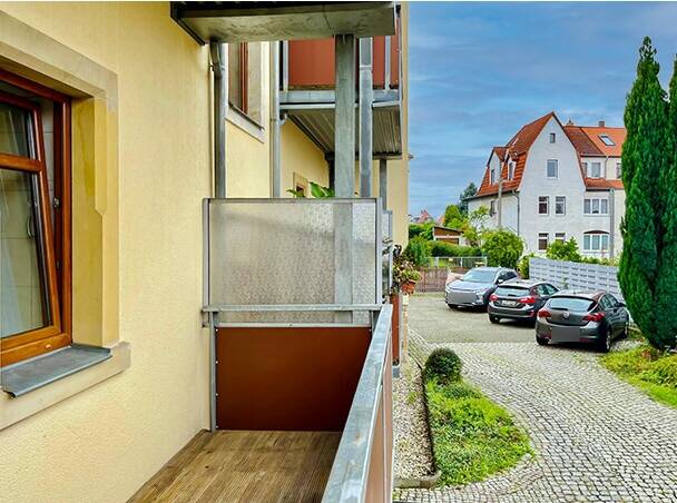 Schöne helle Räume - schattiger Balkon - gute Verkehrsanbindung!