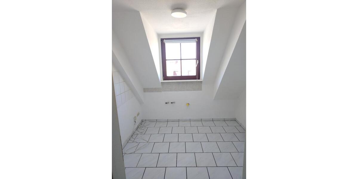 Dachgeschoßwohnung Bernburg (Saale) - 3 Zimmer, 76 m&sup2;, 400&euro; | Angebot:26382591