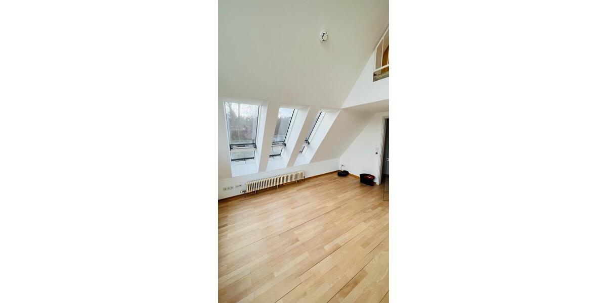 Dachgeschoßwohnung Berlin Charlottenburg-Wilmersdorf - 2.5 Zimmer, 87 m&sup2;, 2.000&euro; | Angebot:26285716