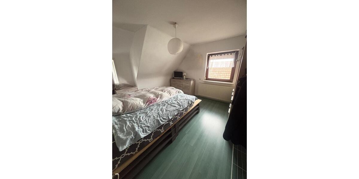 Etagenwohnung Gladenbach - 5 Zimmer, 140 m&sup2;, 1.100&euro; | Angebot:24878847