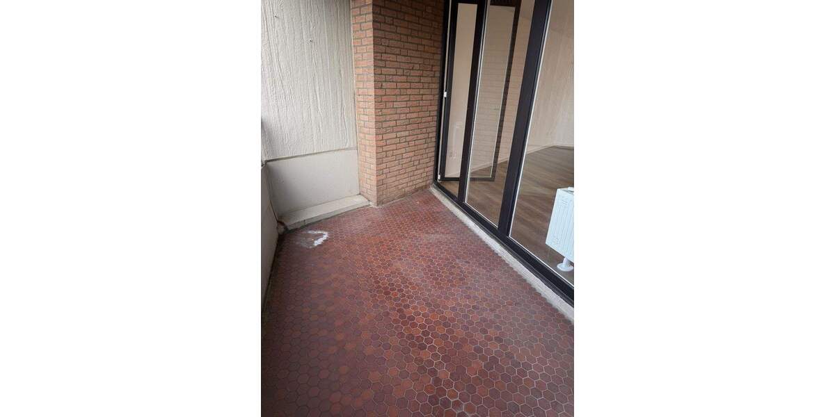 Etagenwohnung Köln Westhoven - 3 Zimmer, 96 m&sup2;, 1.400&euro; | Angebot:25154092