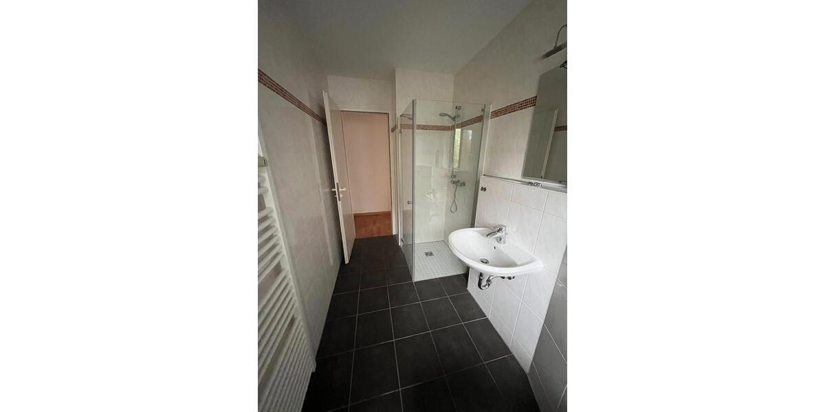 Dachgeschoßwohnung Burg - 3 Zimmer, 56 m&sup2;, 348&euro; | Angebot:25178755