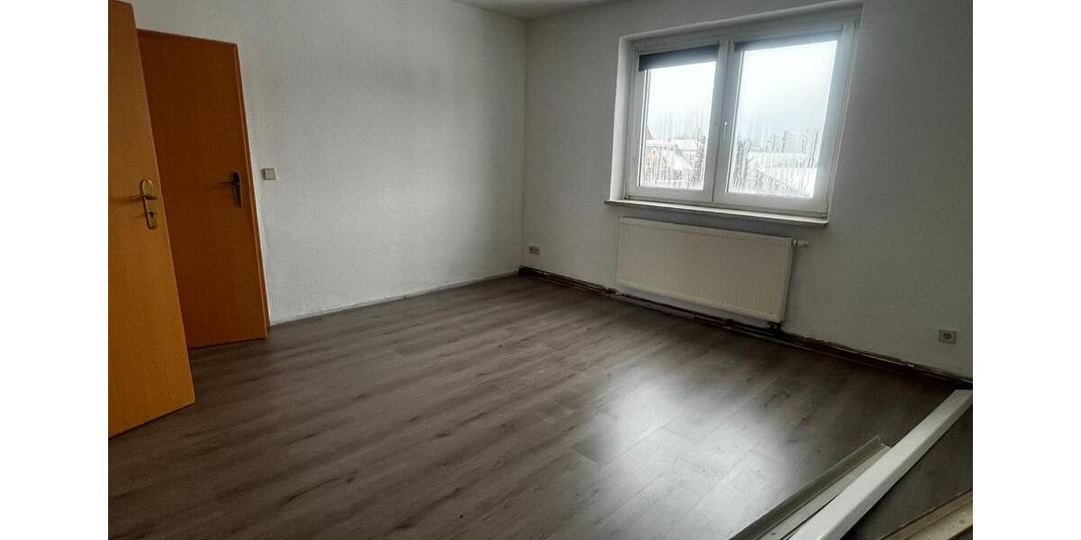 Etagenwohnung Frohburg - 4 Zimmer, 75 m&sup2;, 500&euro; | Angebot:24490814