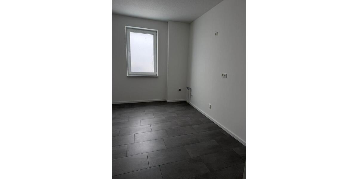 Etagenwohnung Eisenach - 4 Zimmer, 100 m&sup2;, 930&euro; | Angebot:26705554