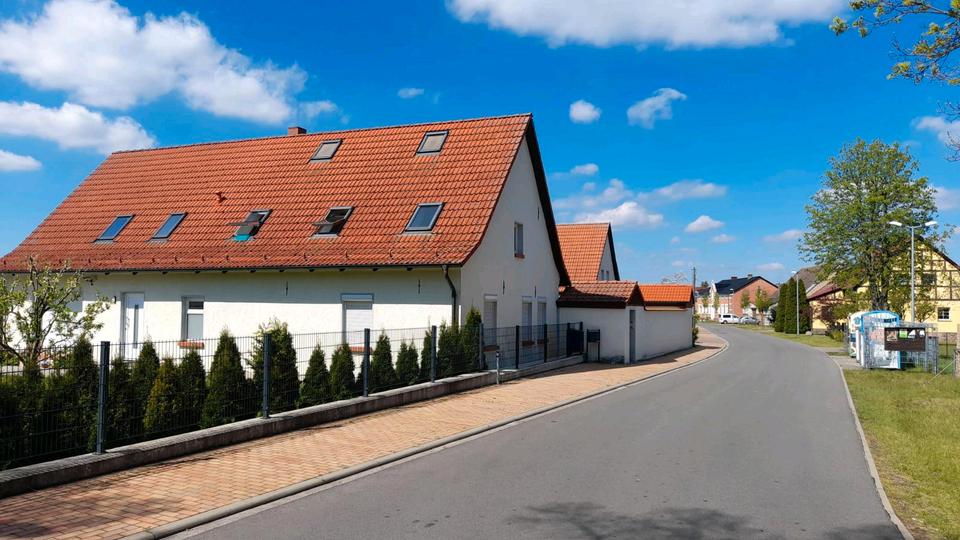 Schöne 2 Zimmer Dachgeschosswohnung ab sofort zu vermieten 2 zimmer