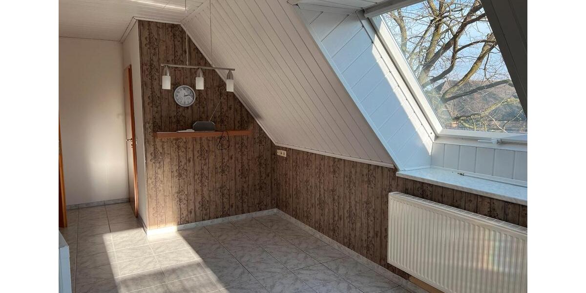 Dachgeschoßwohnung Geseke - 6 Zimmer, 180 m&sup2;, 890&euro; | Angebot:26461476