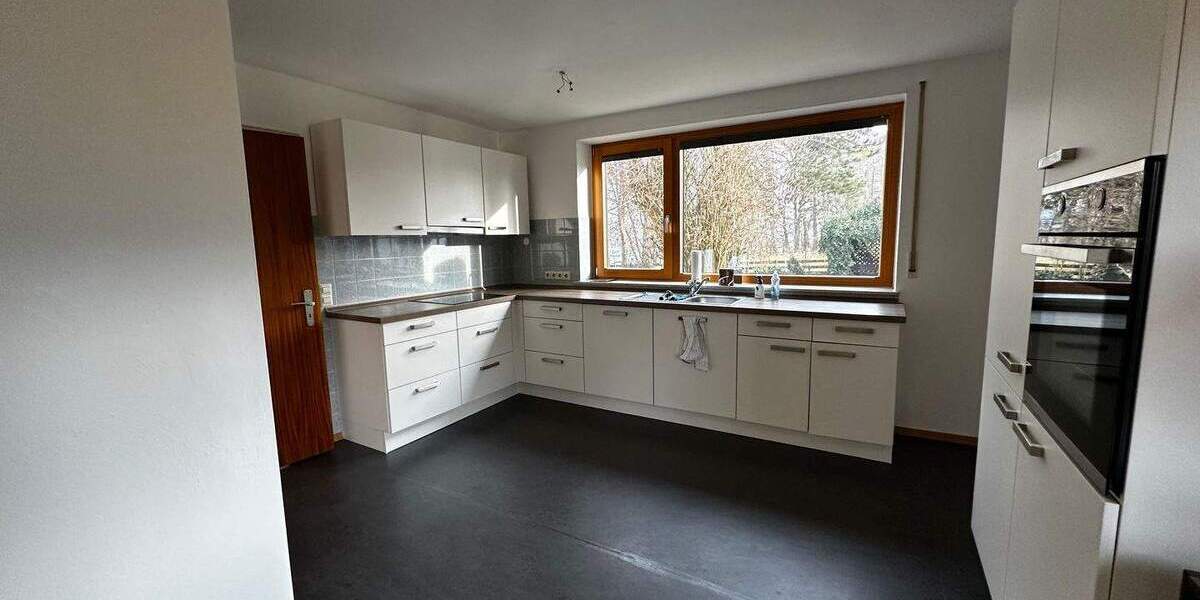 Einfamilienhaus Lautrach - 9 Zimmer, 250 m&sup2;, 2.100&euro; | Angebot:24820175