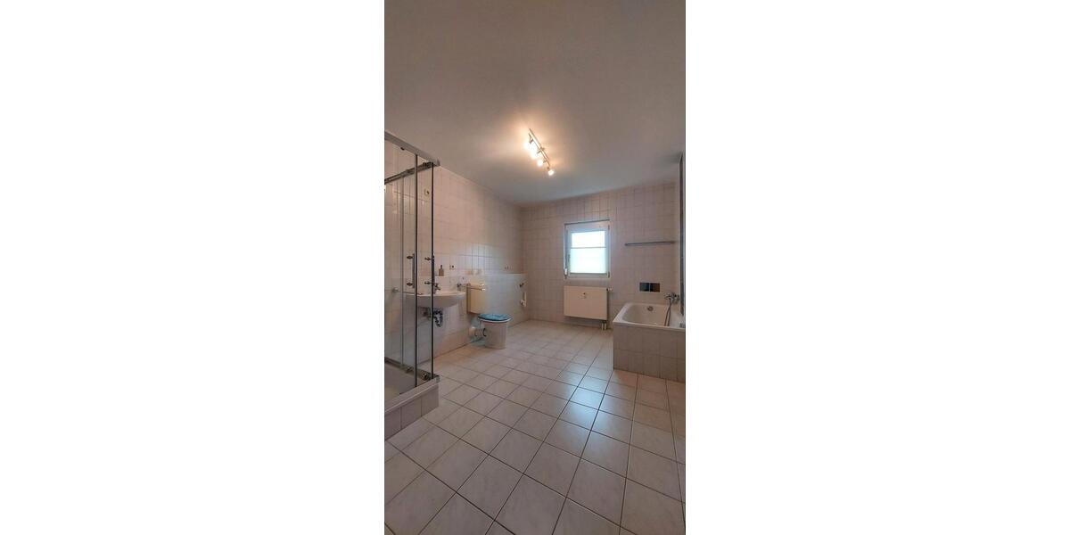 Etagenwohnung Neustadt an der Aisch - 4 Zimmer, 100 m&sup2;, 825&euro; | Angebot:26416873