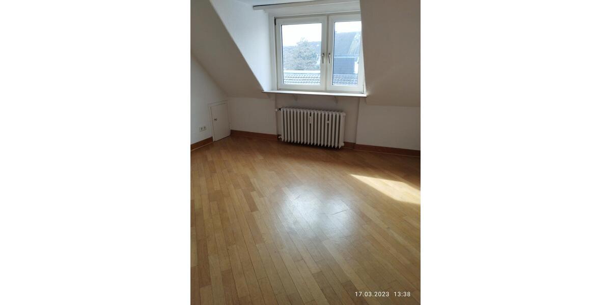 Dachgeschoßwohnung Düsseldorf Pempelfort - 2.5 Zimmer, 69 m&sup2;, 890&euro; | Angebot:24963307