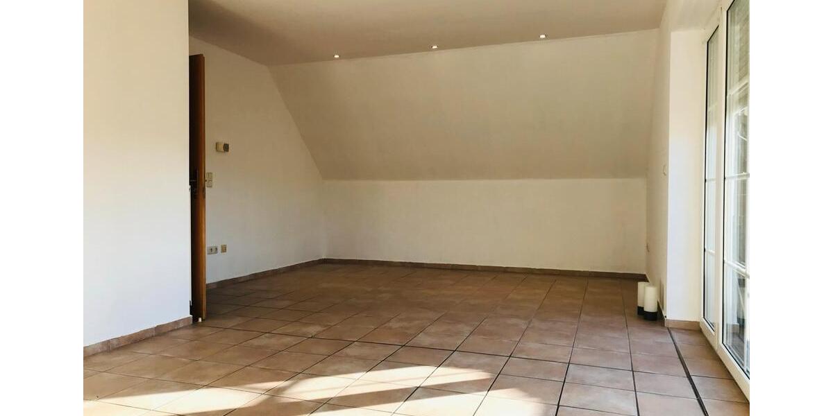 Dachgeschoßwohnung Dömitz - 3 Zimmer, 79 m&sup2;, 480&euro; | Angebot:25893430