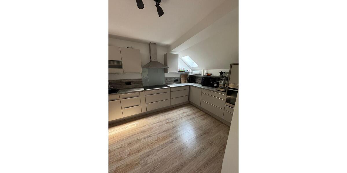 Dachgeschoßwohnung Kempten (Allgäu) Auf der Halde - 3 Zimmer, 85 m&sup2;, 1.270&euro; | Angebot:25971872