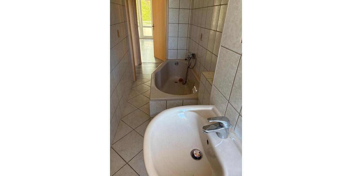Etagenwohnung Eisleben (Lutherstadt) - 3 Zimmer, 70 m&sup2;, 755&euro; | Angebot:26444516