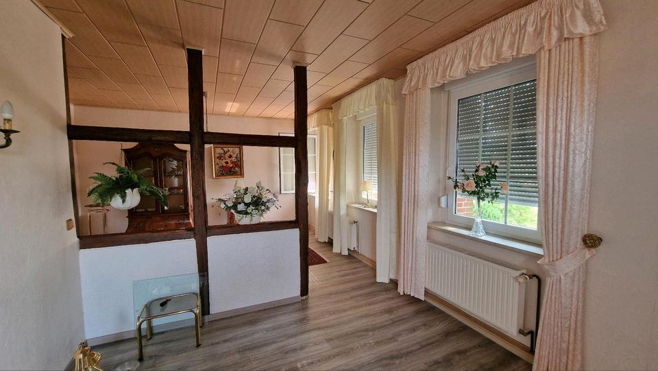Einfamilienhaus Holzminden - 12 Zimmer, 320 m&sup2;, 2.300&euro; | Angebot:26037589
