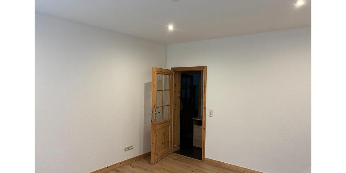 Erdgeschoßwohnung Zeulenroda-Triebes Triebes - 2 Zimmer, 56 m&sup2;, 500&euro; | Angebot:25637375