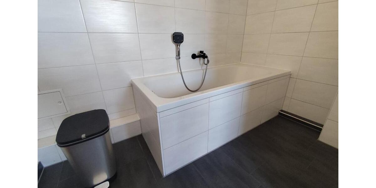 Dachgeschoßwohnung Aue-Bad Schlema Bad Schlema - 4 Zimmer, 115 m&sup2;, 600&euro; | Angebot:25751121