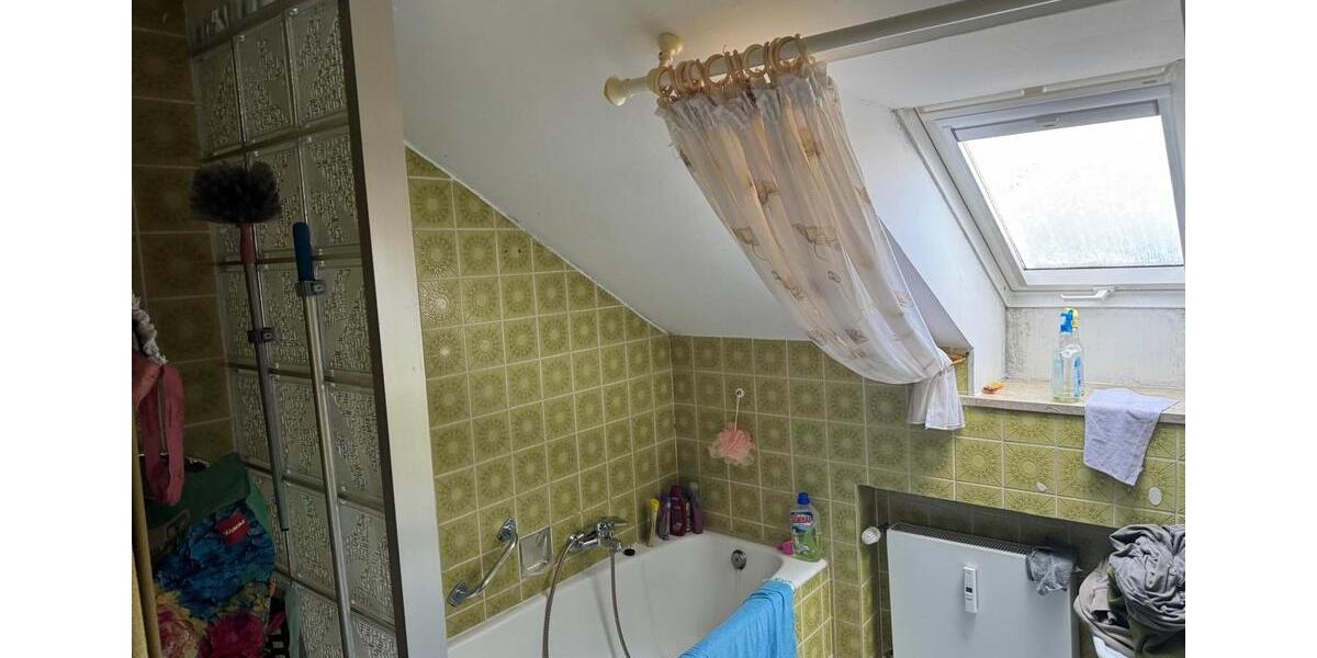 Dachgeschoßwohnung Wenzenbach - 3 Zimmer, 90 m&sup2;, 900&euro; | Angebot:25899366