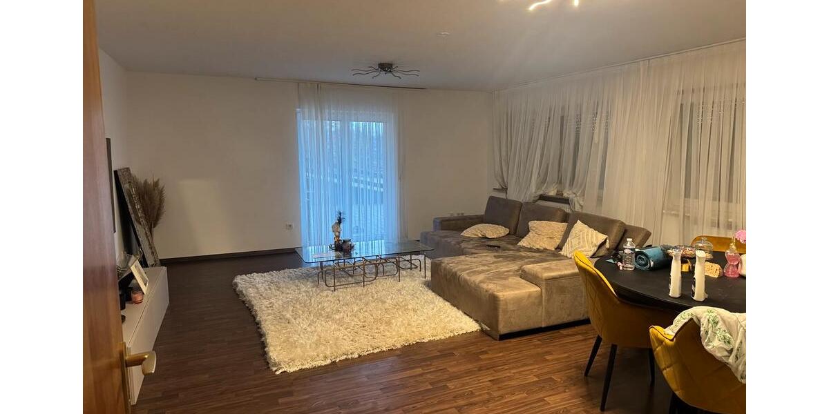 Erdgeschoßwohnung Sinsheim - 4 Zimmer, 130 m&sup2;, 1.200&euro; | Angebot:24719623