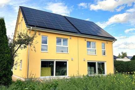 Ruhe mit Blick über Felder: Exklusives wohngesundes Plusenergie-Doppelhaus, S-Bahn fußläufig 6 zimmer