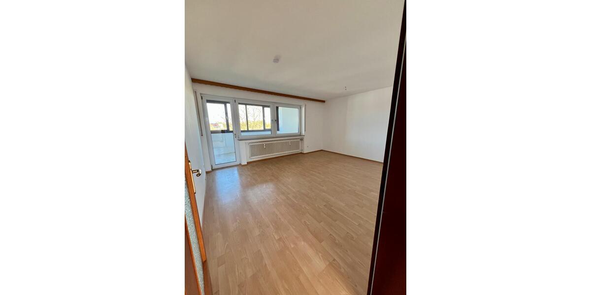 Etagenwohnung Straubing - 3 Zimmer, 79 m&sup2;, 870&euro; | Angebot:26677239