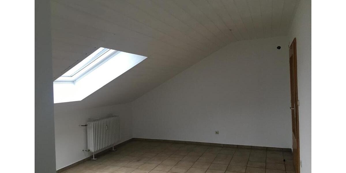 Dachgeschoßwohnung Bisingen - 3 Zimmer, 75 m&sup2;, 800&euro; | Angebot:24704774
