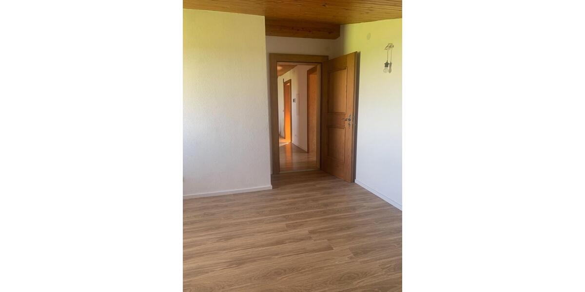 Dachgeschoßwohnung Lengenwang - 2 Zimmer, 90 m&sup2;, 810&euro; | Angebot:25868429