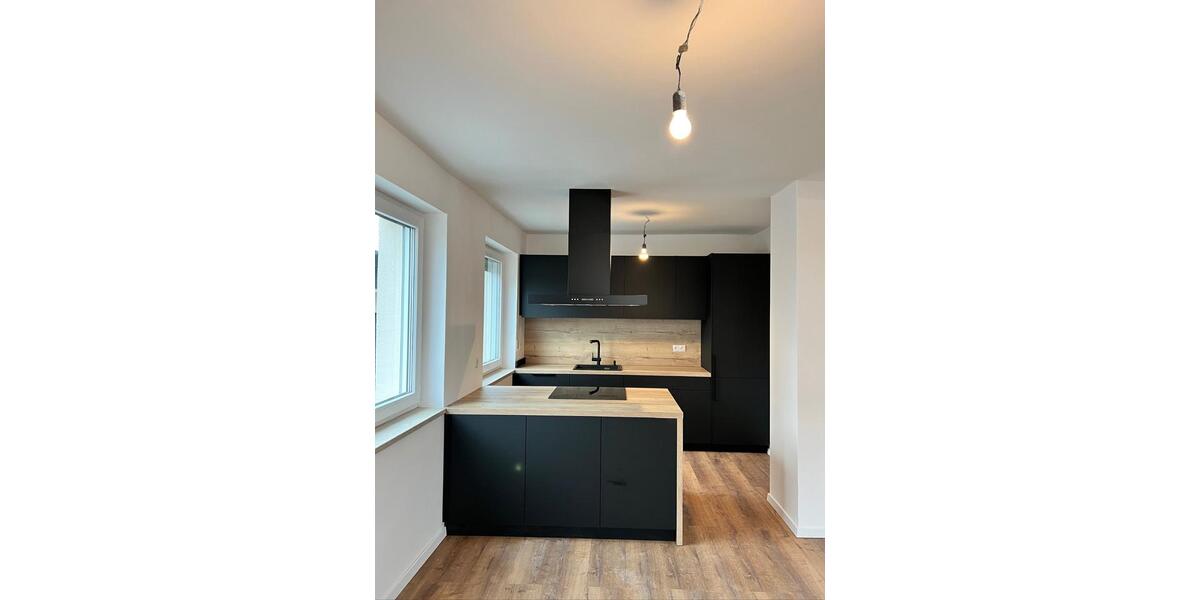 Dachgeschoßwohnung Loiching - 3 Zimmer, 85 m&sup2;, 1.000&euro; | Angebot:24847034