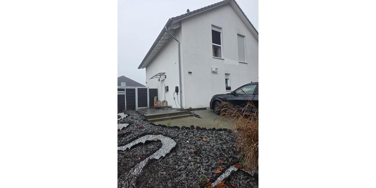 Freistehendes EFH in schöner Lage von Hausen V.d.H. zu vermieten 4 zimmer