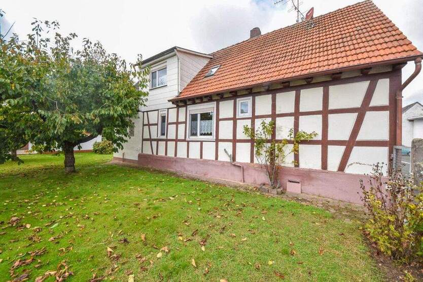 DIETZ: Gepflegtes Fachwerkhaus mit Garten, kleinem Nebengebäude im Babenhausen OT Harpertshausen! 5 zimmer