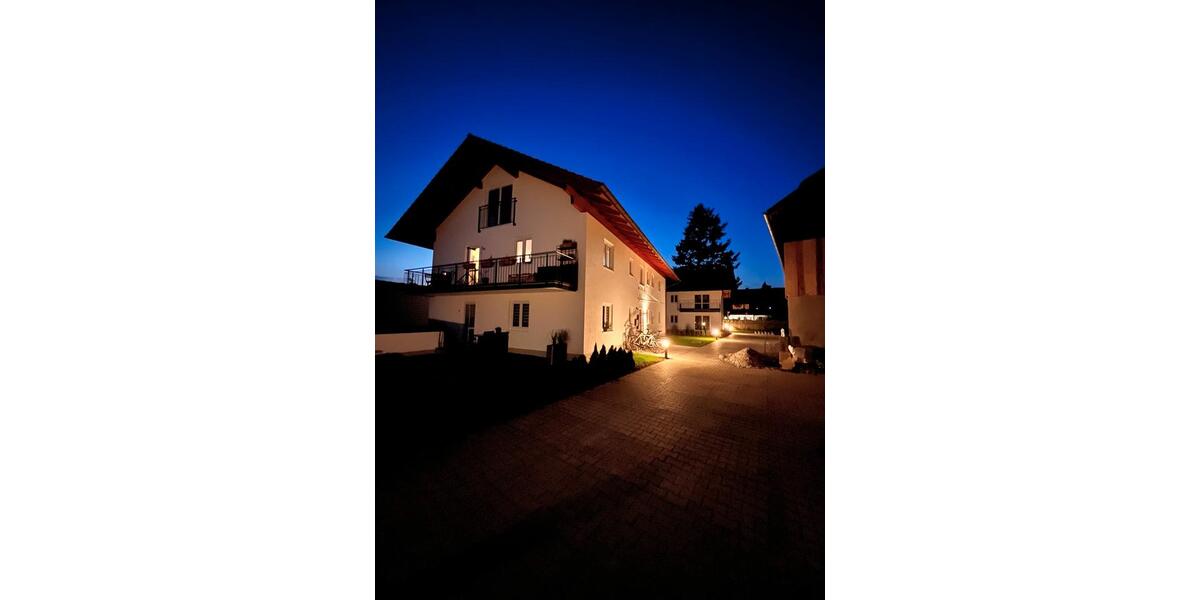 Vier Zimmer Neubau Wohnung mit Garten 4 zimmer